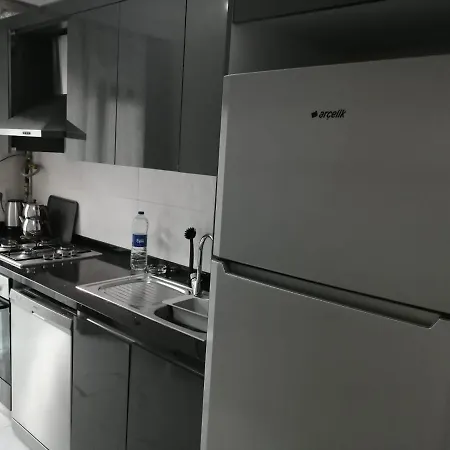 Fully Equipped Near Public Transport Links And Vivid Attractions Apartment Istanbul